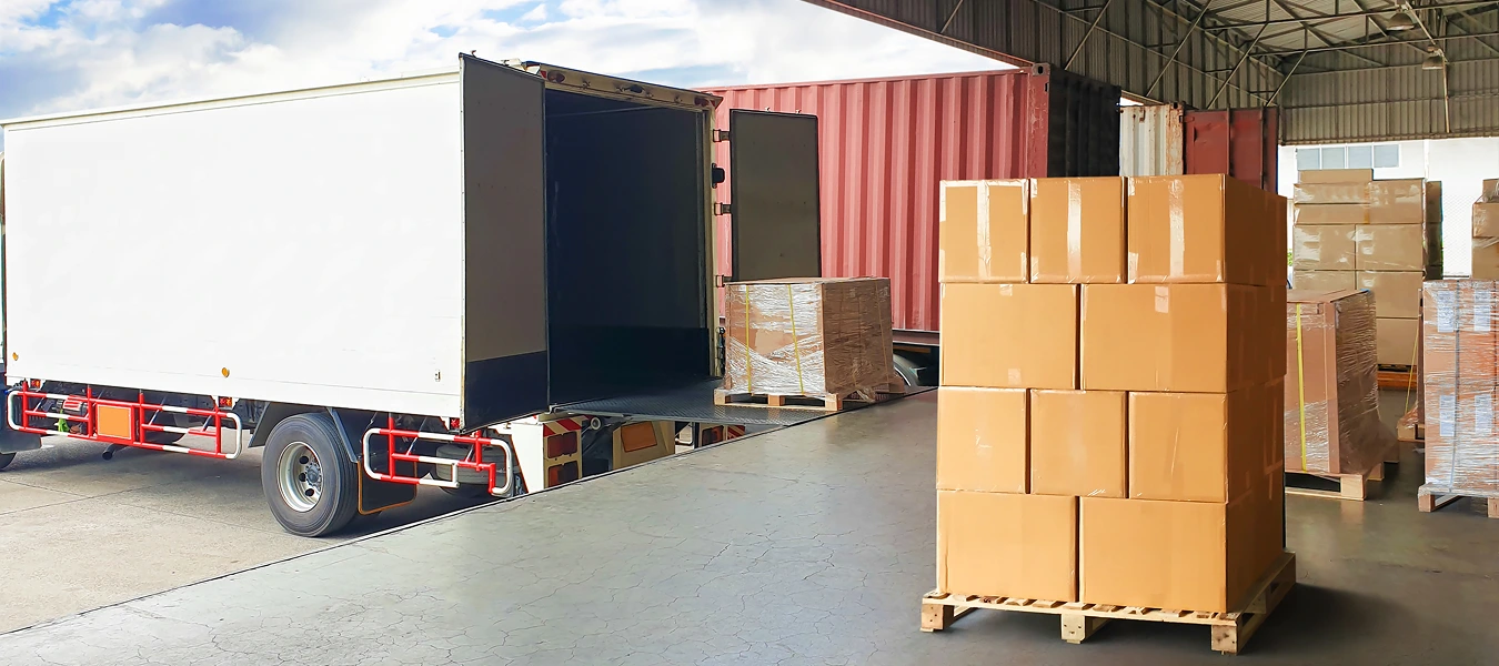 Van loading warehouse packages