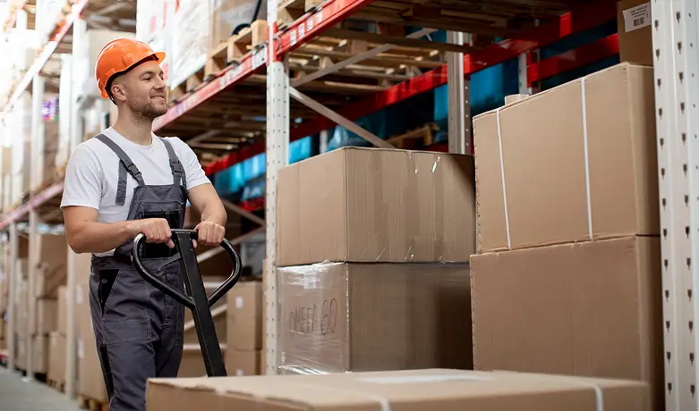 Choose the Right Fulfillment Model Choose the Right Fulfillment Model